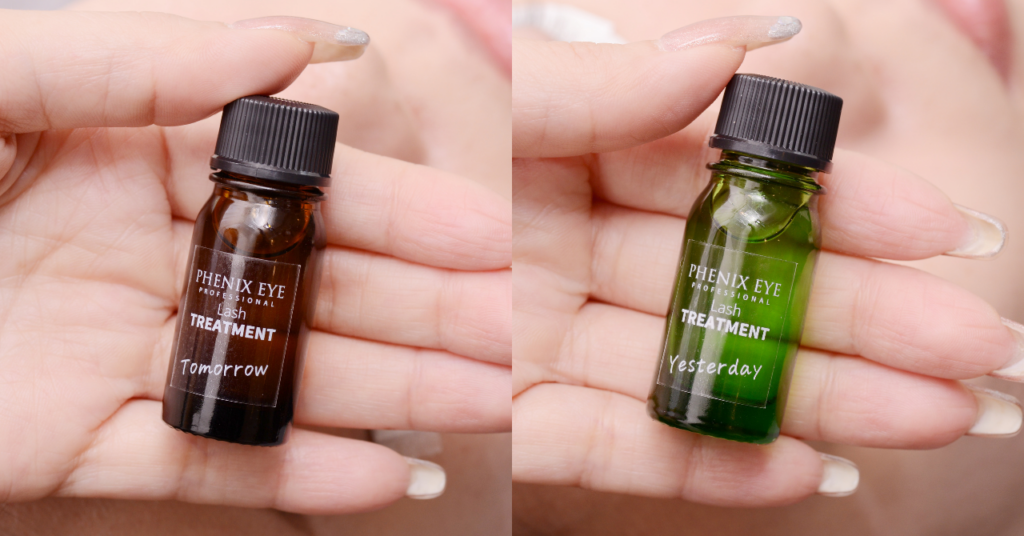 プロトリートメントの容器を持っている手もlとのアップ